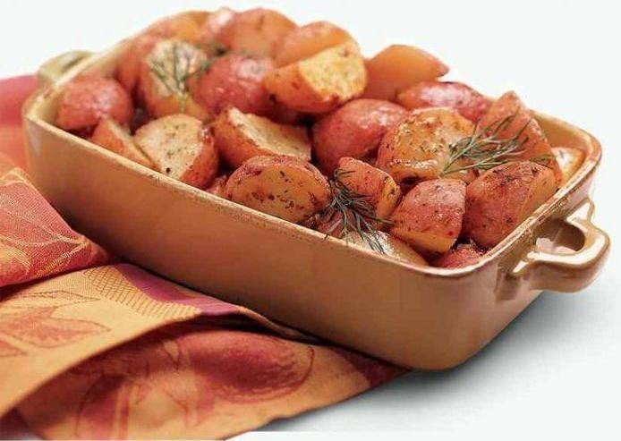 Картошка с сардельками в духовке
