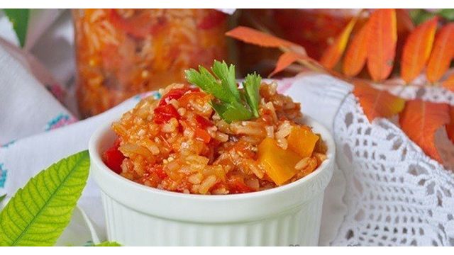 Лечо с рисом — рецепты салата на зиму с помидорами, перцем, морковью, баклажанами