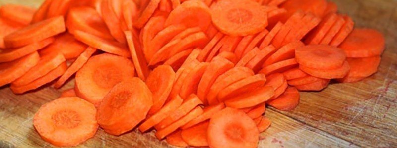 Морковь нарезанная кружочками