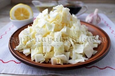 Салат белоснежка из капусты рецепт классический