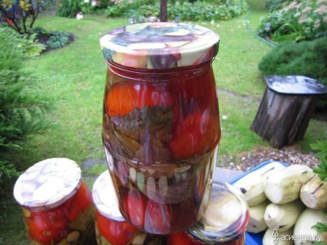 Консервирование огурцов и помидор с тагетесам