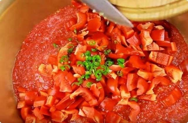 Болгарский перец в томатном соусе маринад