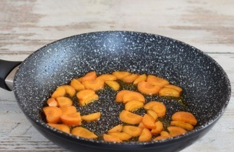 Кабачки тушеные с морковью и луком и помидорами и болгарским перцем