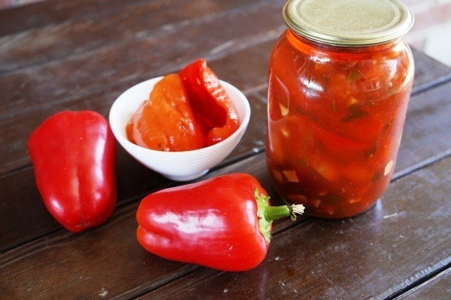 Лечо из болгарского перца с томатным соусом